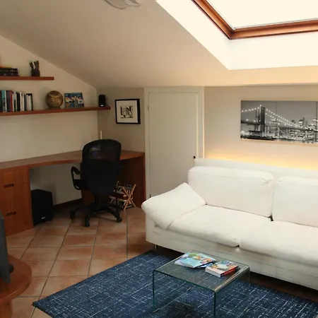 Bright Penthouse Close To Center With Terrace And View