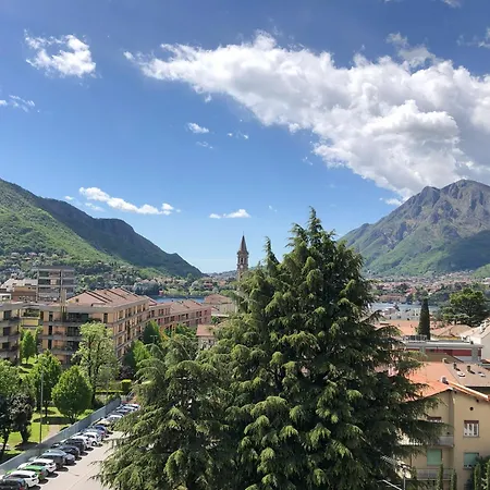 Bright Penthouse Close To Center With Terrace And View Appartamento